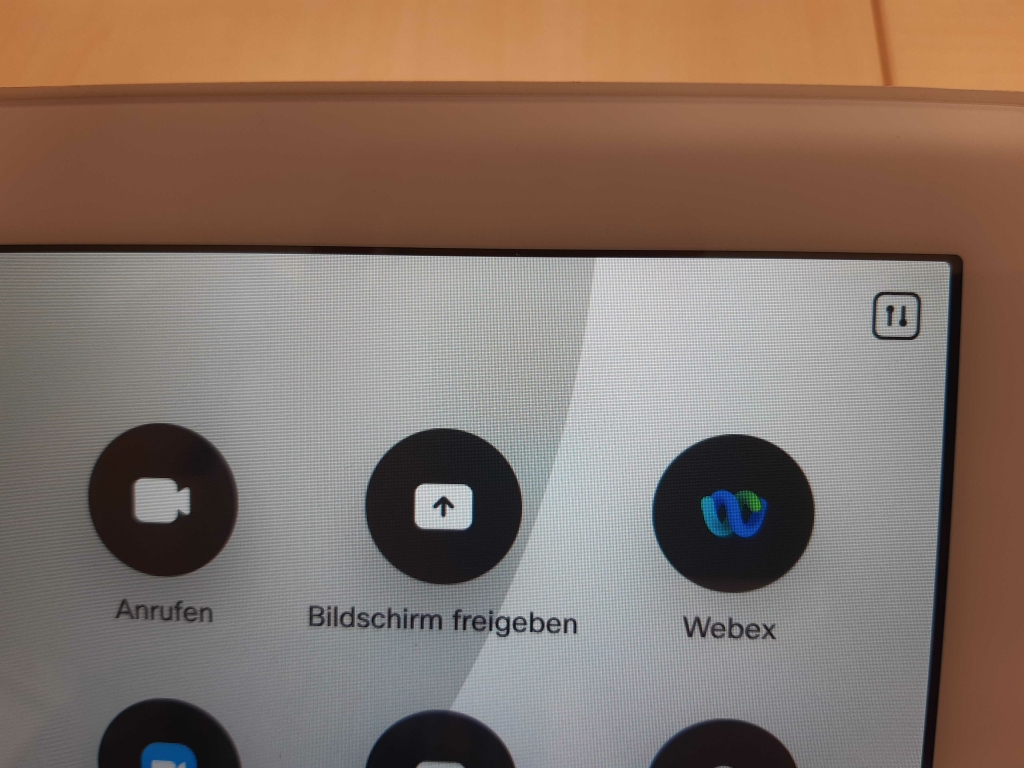 Icon für Einstellungen in der rechten oberen Ecke am Touchpanel